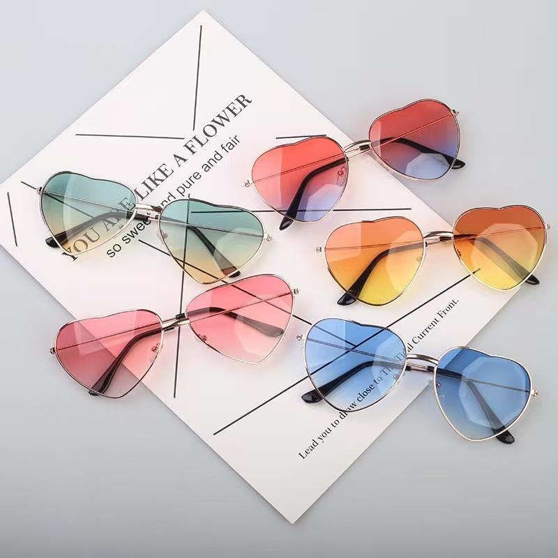 Vintage Love Sunglasses Metal Marine Glasses Men and Women's Personalized Sunglasses Peach Heart Two-Tone Sunglasses