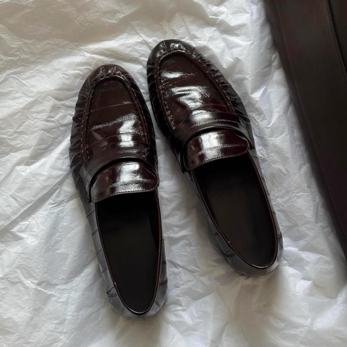 Soft Cowhide Leather Grape-Colored Vintage Pleated Loafers for Women with Chunky Heels, Slip-On Flat Leather Shoes