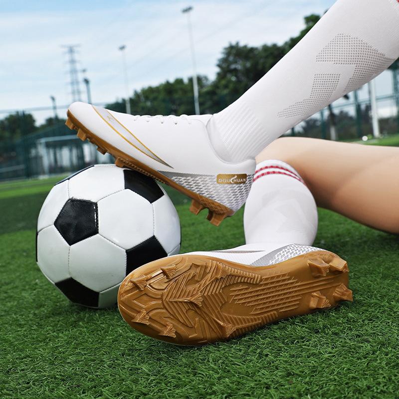 Clearance Sale: Long-studded adult football shoes for men and women, professional training cleats, low-top youth sports shoes