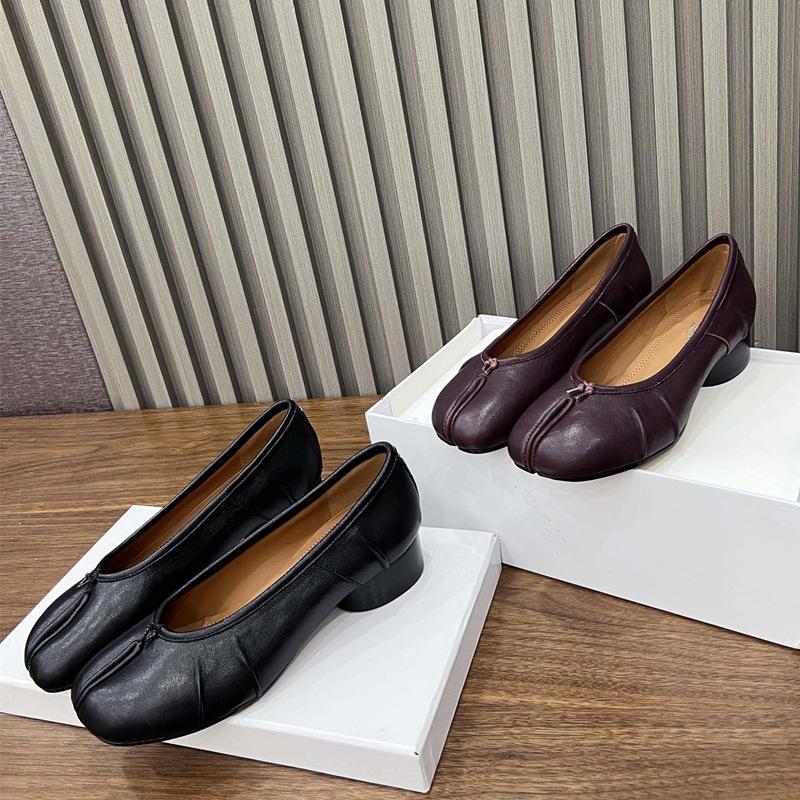 Guangzhou High-End Factory Tabi Mid-Heel Split-Toe Shoes for Women, Full Genuine Leather, Sheepskin Pig's Hoof Ballet M*6 Flats