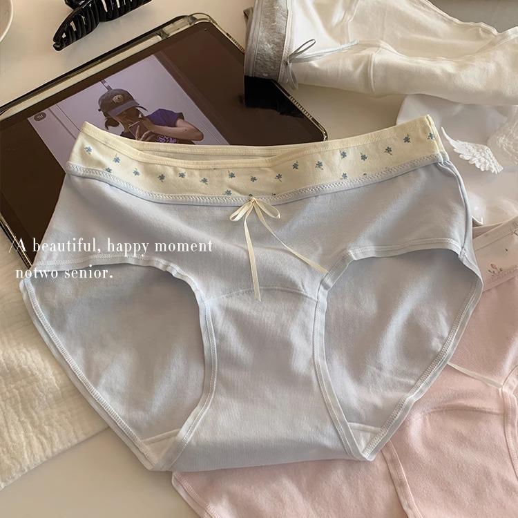 Women's Underwear with Contrasting Color Stitching, 10A Extended Length, Antibacterial, Mid-Waist, Hip-Hugging, Non-Binding, Summer Thin Style, Triangle Shape