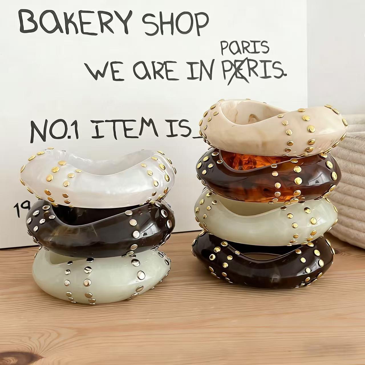 Cross-Border Trendy Irregular Geometric Rivet Resin Bracelet for Women, Personalized Exaggerated European and American Fashion Bracelet Accessories