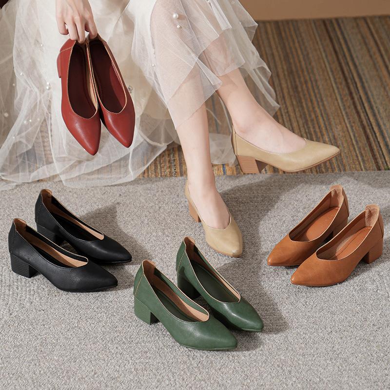 Soft Leather Granny Shoes with Chunky Heels and Pointed Toes, Women's Mid-Heel Shoes, 2024 New Spring and Autumn Versatile Soft Leather Shallow High Heels