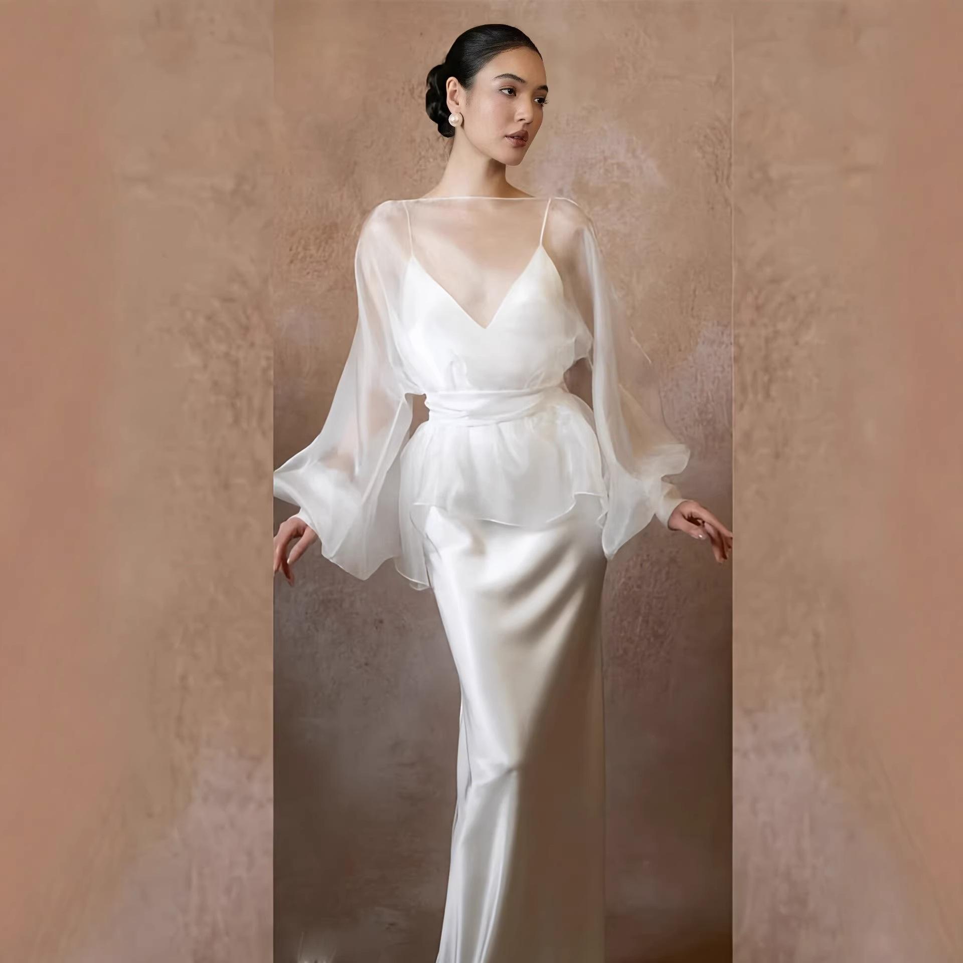 Fashionable White Deep V-Neck Sexy Gown 2026 Autumn New Foreign Trade Fashion Trend Mermaid Travel Shoot Light Wedding Dress