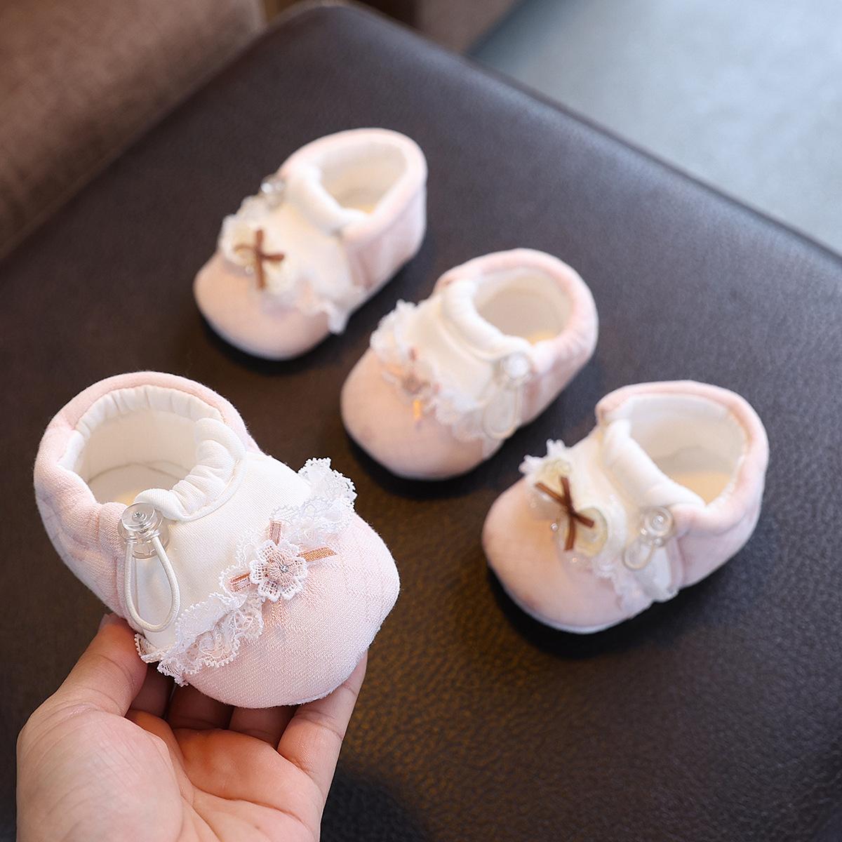 Cross-border soft-soled pre-walking shoes and socks for baby girls, cute, breathable, exquisite cotton shoes, lightweight foot covers for little babies