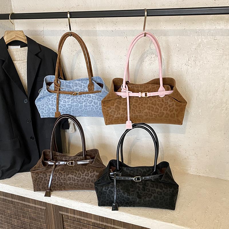 Casual Commuting Daily High-Looking Large-Capacity Tote Bag Women's 2025 New Single Shoulder Underarm Handheld Small Bag
