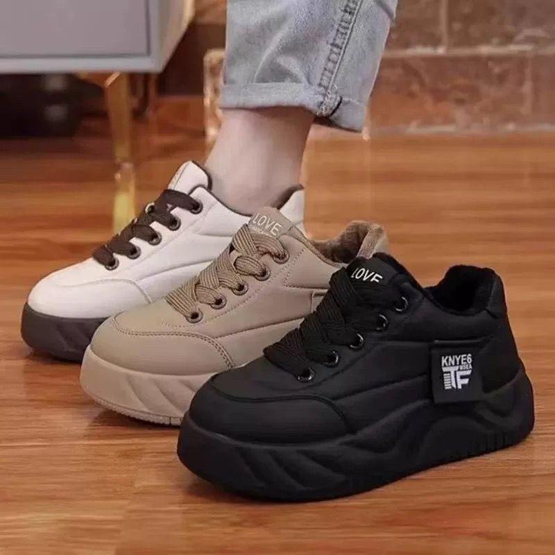 Women's thick-soled bread shoes 2024 new explosions all-match height-increasing shoes autumn and winter women's fleece-lined board shoes black women's shoes