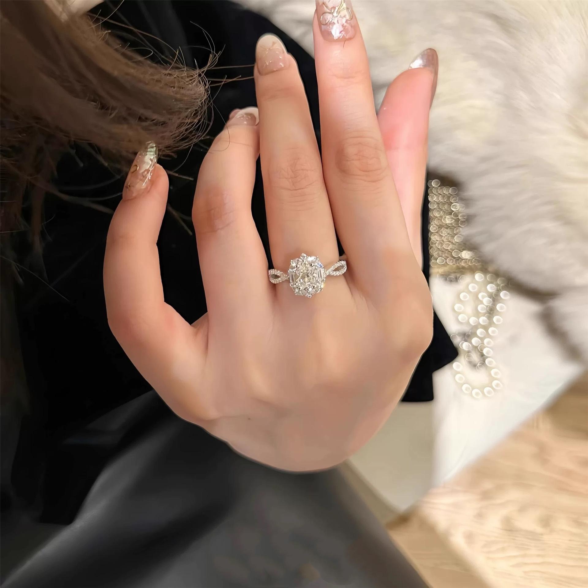 New Flash Pigeon Egg Snowflake Diamond Ring Women's High-end Light Luxury Exaggerated Bracelet Exquisite Adjustable Dieting Finger Ring
