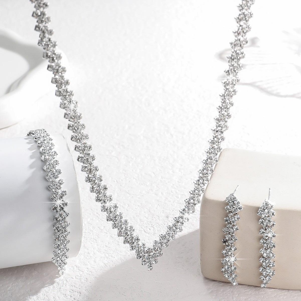 Cross-Border Dazzling Necklace for Women, New Style Diamond-Encrusted Earrings, Three-Piece Set, Bridal Jewelry, Necklace Set, Fashionable and Simple Accessories