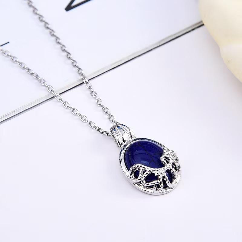 European and American Style Blue Gemstone Pendant Necklace, Personalized Hollow Design Clavicle Chain, Trendy and Fashionable Versatile Style
