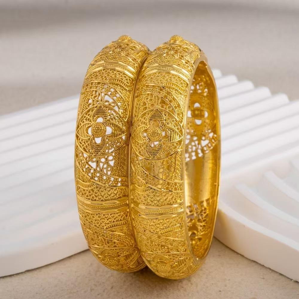 [Hot Selling] 2026 Popular Hollow Carved Gold Leaf Open Clasp Bracelet for Women Fashionable Festive Jewelry