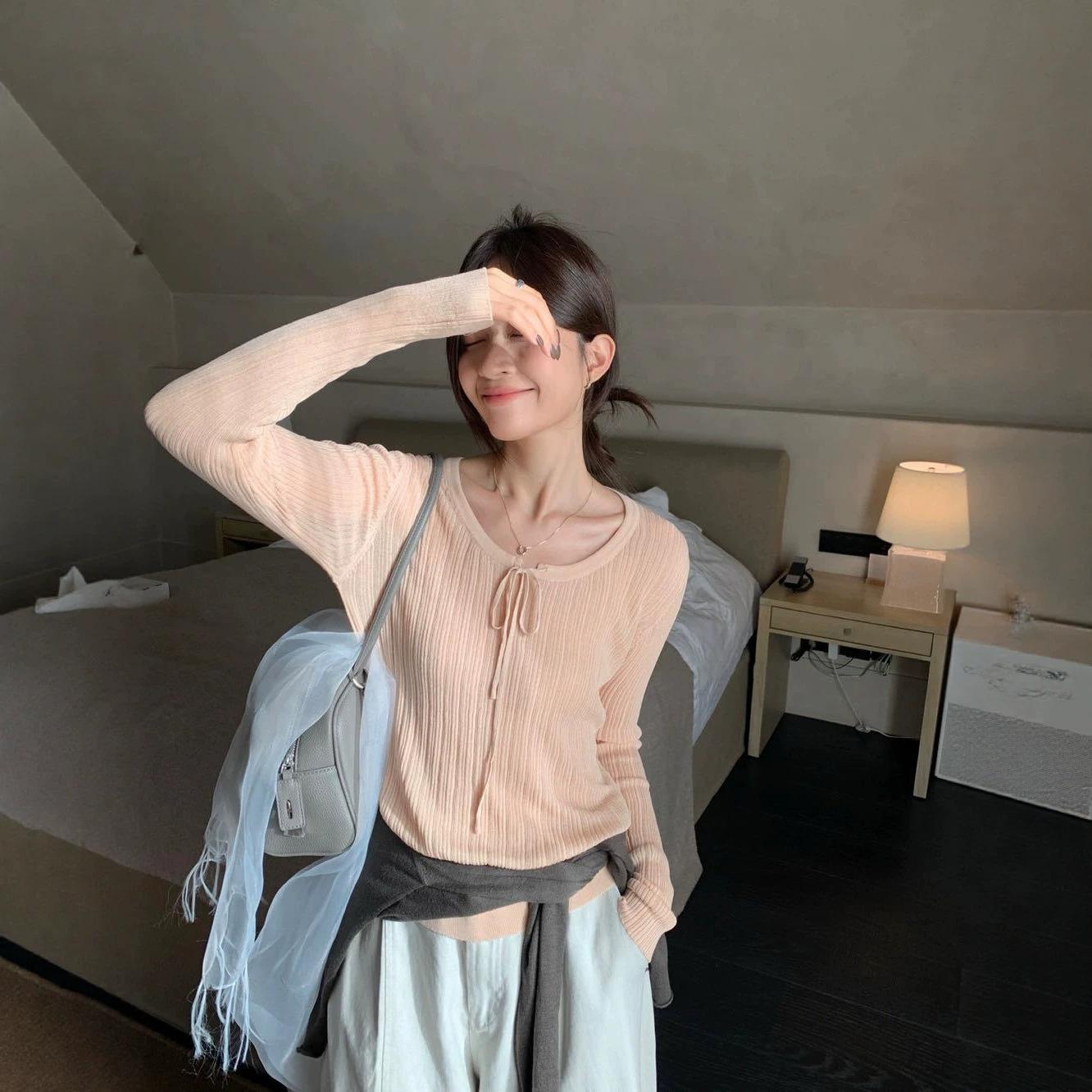 2026 Autumn/Winter, early autumn collection, Korean-style, elegant ribbed knit long-sleeve top with tie detail, versatile women's top, 2293