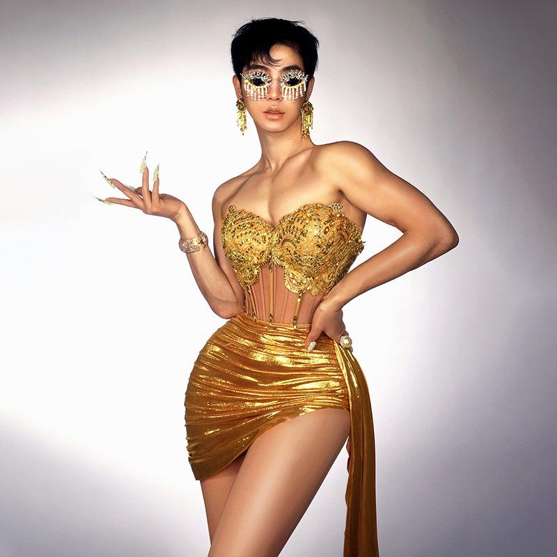 New High-End Dress, Fashionable and Sexy, Strapless Rhinestone Chain Waist-Cinching Short Skirt Set, Bar and Nightclub Performance Outfit