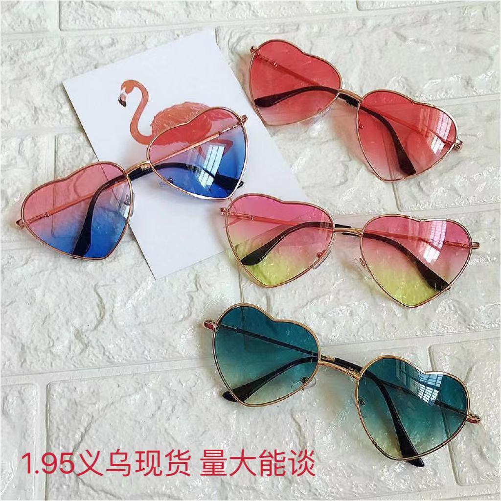 Heart Shape Fashion Sunglasses Retro Love Ocean Sunglasses Party Glasses Metal Heart Sunglasses