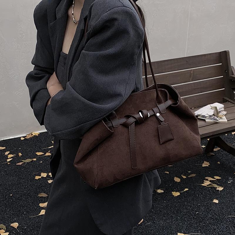 Suede Bag Women's 2025 New Autumn and Winter Retro Niche Design Fashion Single Shoulder Crossbody Bag Commuter Tote Bag