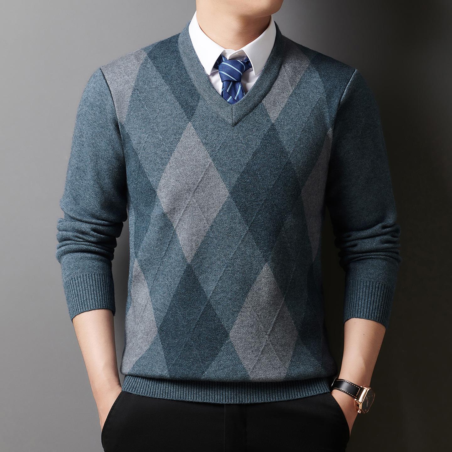Autumn and Winter Middle-Aged Men's V Neck Thickeneded Anti-Pilling Sweetheart Neck Sweater Men's Dad Casual Warm Base Sweater