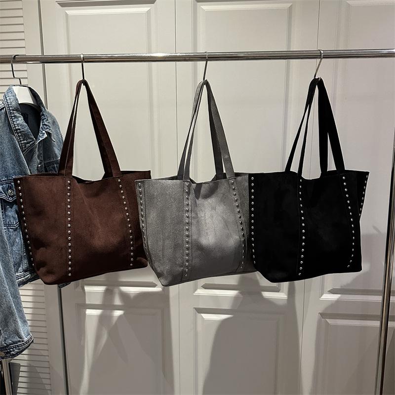 2025 Winter Women's Shoulder Bag Fashion Casual Retro Large Capacity Bag Texture Casual New Tote Bag