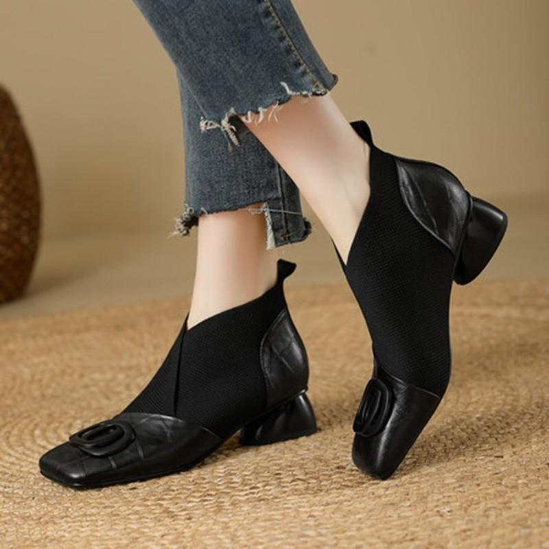 French Retro Square-Toe V-Mouth Women's Shoes 2025 Autumn New Versatile Square Buckle Chunky Heel Small Leather Shoes