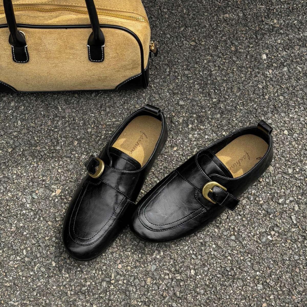 Korean-style loafers for women, flat and easy-to-wear, 2026 autumn new collection, brown, fashionable, versatile, small leather shoes with soft soles