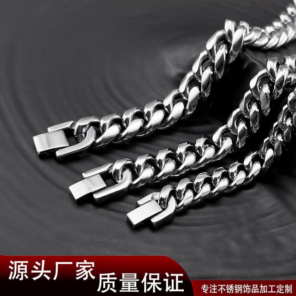 Tide cool titanium steel Cuban chain necklace stainless steel jewelry buckle round grinding chain men's thick domineering clothing accessories