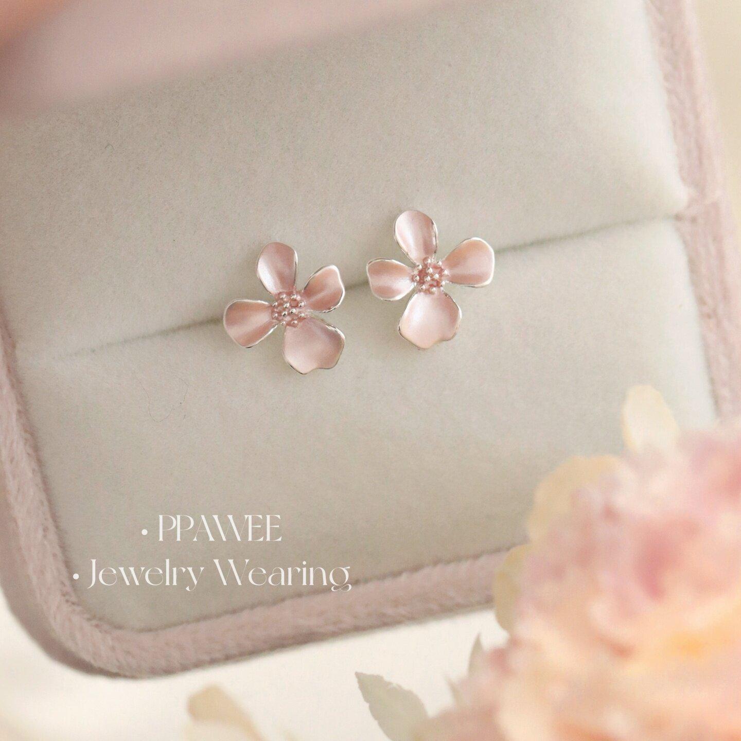 Pink gardenia, elegant pink floral earrings for women, new Chinese style summer earrings, silver stud earrings, no ear piercing required, silicone ear clips