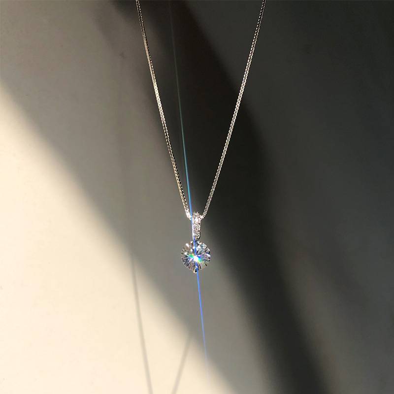 A Diamond Necklace for Women, Super Flash Inlaid Zircon Pendant, Simple, Exquisite, Cold Style, Niche Design, Clavicle Chain Trend