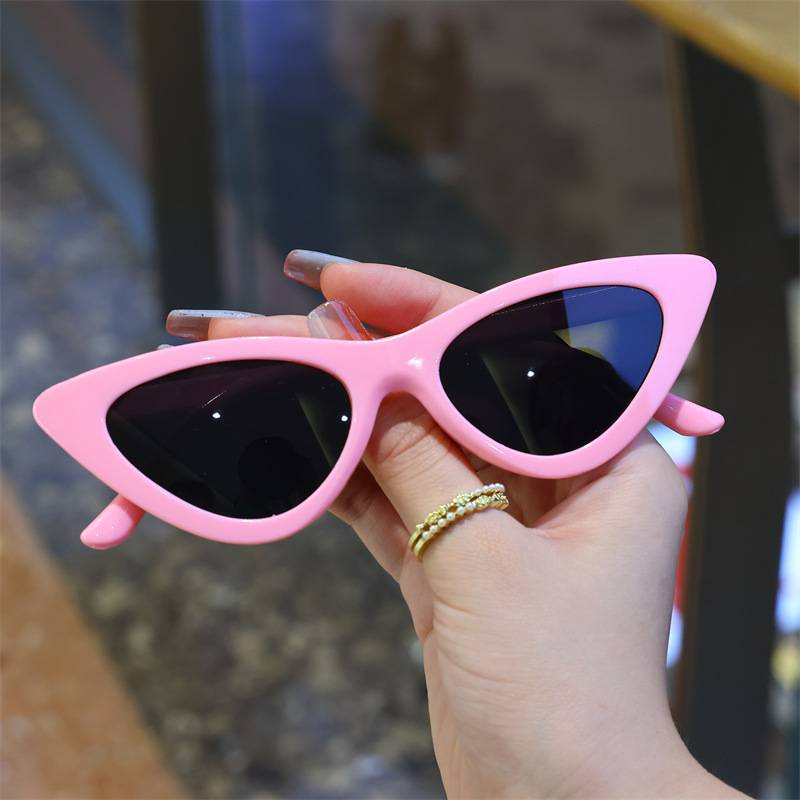 Cross-border European and American cat eye sunglasses fashionable simple photo matching small frame sunglasses triangle glasses 9788