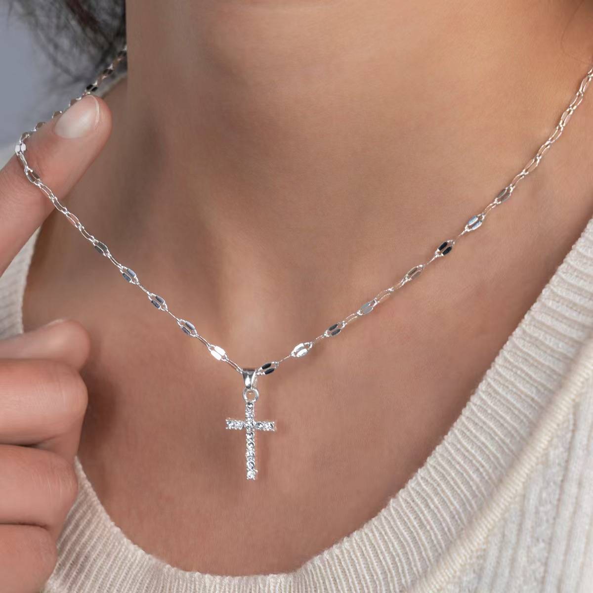 European and American Cross-Border Foreign Trade Hot-Selling Hip-Hop Style Cross Pendant Full Diamond Necklace Accessible Luxury Lip Chain for Women