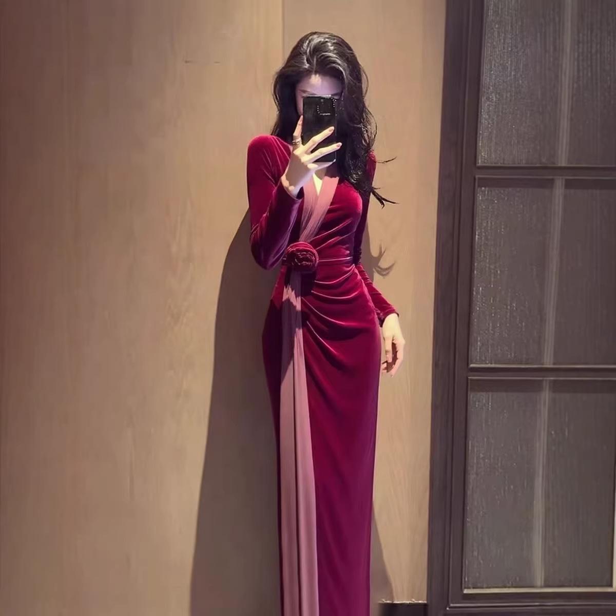Elegant Socialite Velvet Dress for Autumn and Winter, Perfect for Important Occasions, with a Three-Dimensional Red Design, a New Year's Outfit, and a Fitted Waist Dress
