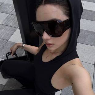 Sunglasses for Women with a High-End Feel, Oversized One-Piece European and American Style Sports Protective Personality Uv Protection Sunglasses Frames for Men