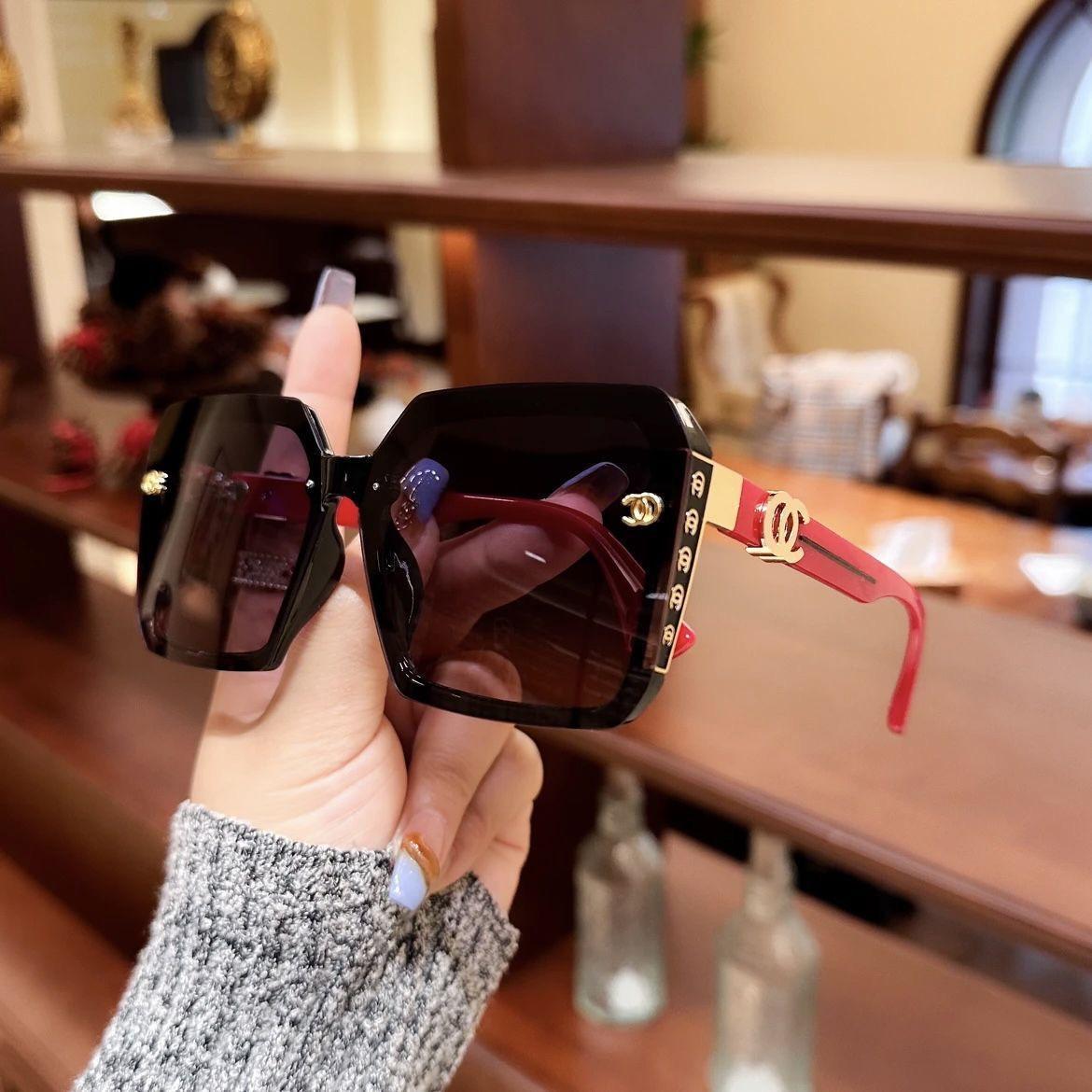 New Style Light Luxury Uv Square Frame Women's Sunglasses, Anti-Uv Polarized Glasses, Sunshade, Elegant, Slimming for Large Faces 7731