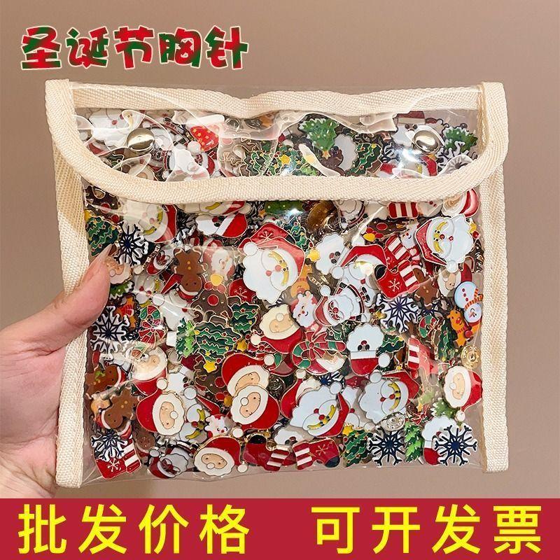 Christmas Brooch Female Santa Claus Decoration Badge Pin Japanese Style Cute Simple Personality Accessories Mini Jewelry