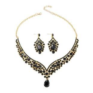 Two-Piece Set of Retro Light Luxury Diamond-Encrusted Bridal Earrings and Necklaces French Niche High-End Elegant Internet Celebrity Clavicle Necklace for Women