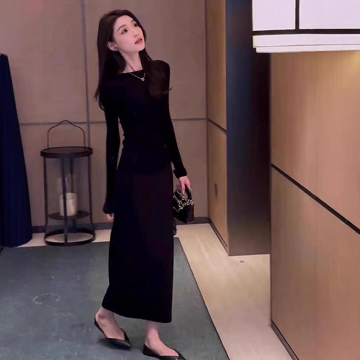 2026 Hepburn-Style Sweater Dress Slim Fit Black Long-Sleeve Base Knit Dress for Women Autumn and Winter