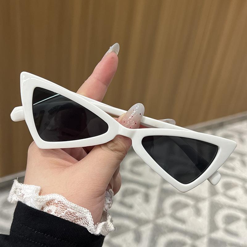 2025 New Style Personalized Irregular Triangular Bow-Shaped Sunglasses for Men and Women, Fashionable Retro Trendy Sunglasses