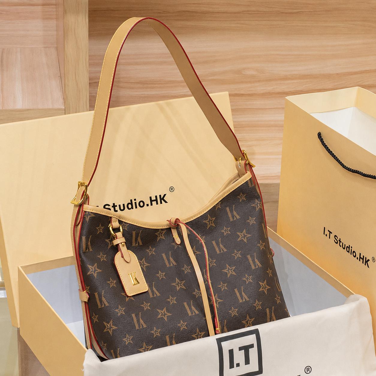Vintage floral print underarm bag for women, 2026 new model, large-capacity shoulder tote bag, high-end commuter crossbody bag