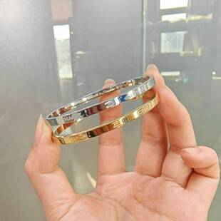 4mm European and American designer stainless steel bracelet, Chanel-style, non-fading, gold and steel-colored letter bracelet