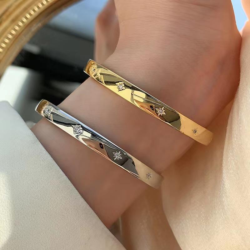Starlight Wide Face Bracelet Women's Niche Retro Light Luxury Fashion Cold Style Internet Celebrity Bracelet Trendy High-end Style