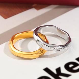 Titanium steel Mobius couple rings, light luxury, fashionable, high-end twisted design, 18K gold plated, non-fading rings
