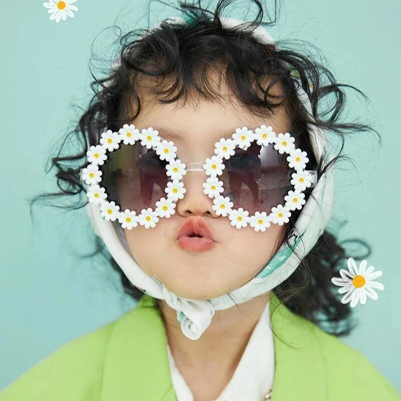 New small daisy children's sunglasses cute baby one-year-old pose UV protection beach glasses flower sunglasses